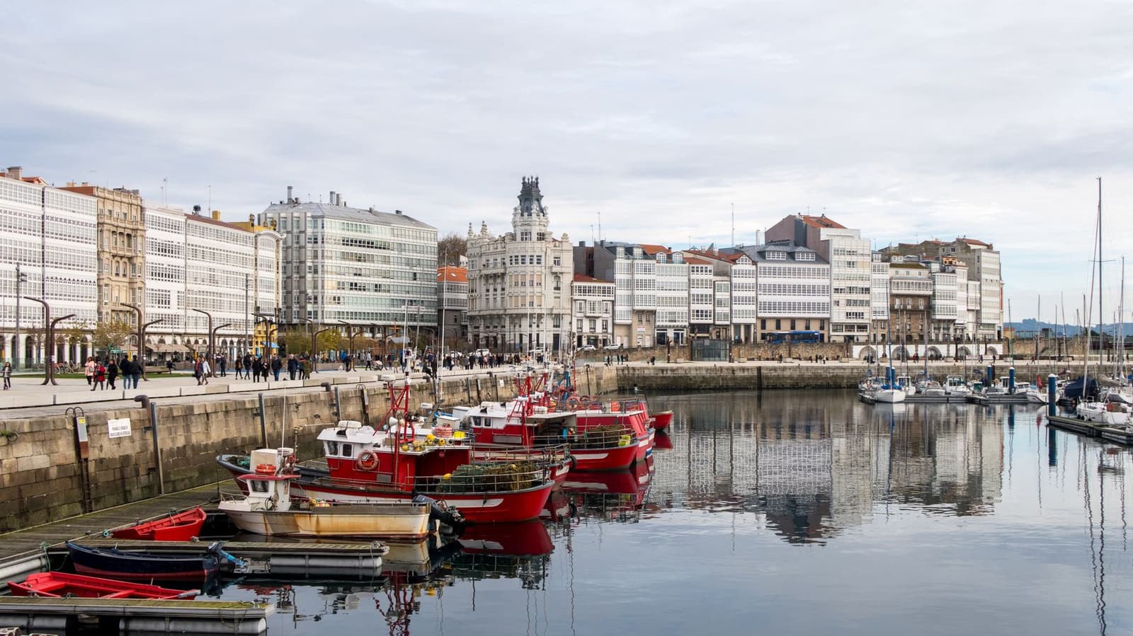 Galerías de la Marina y puerto de A Coruña